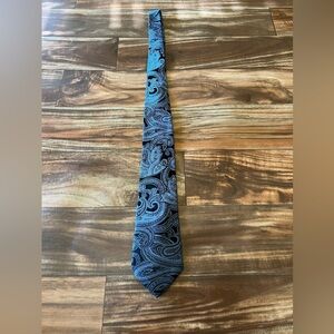 Clubroom by Charter Club blue Paisley 100% silk men’s neck tie